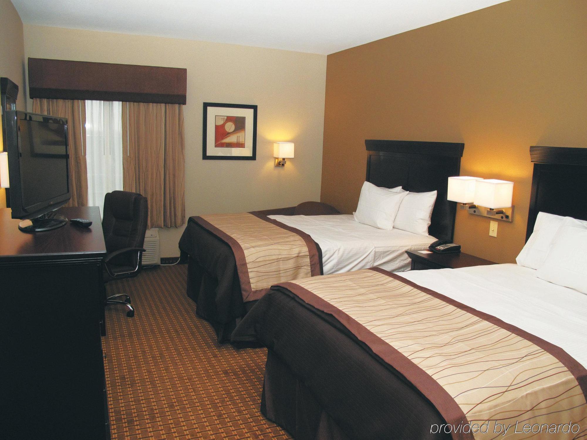 La Quinta By Wyndham Hillsboro Hotel Room photo
